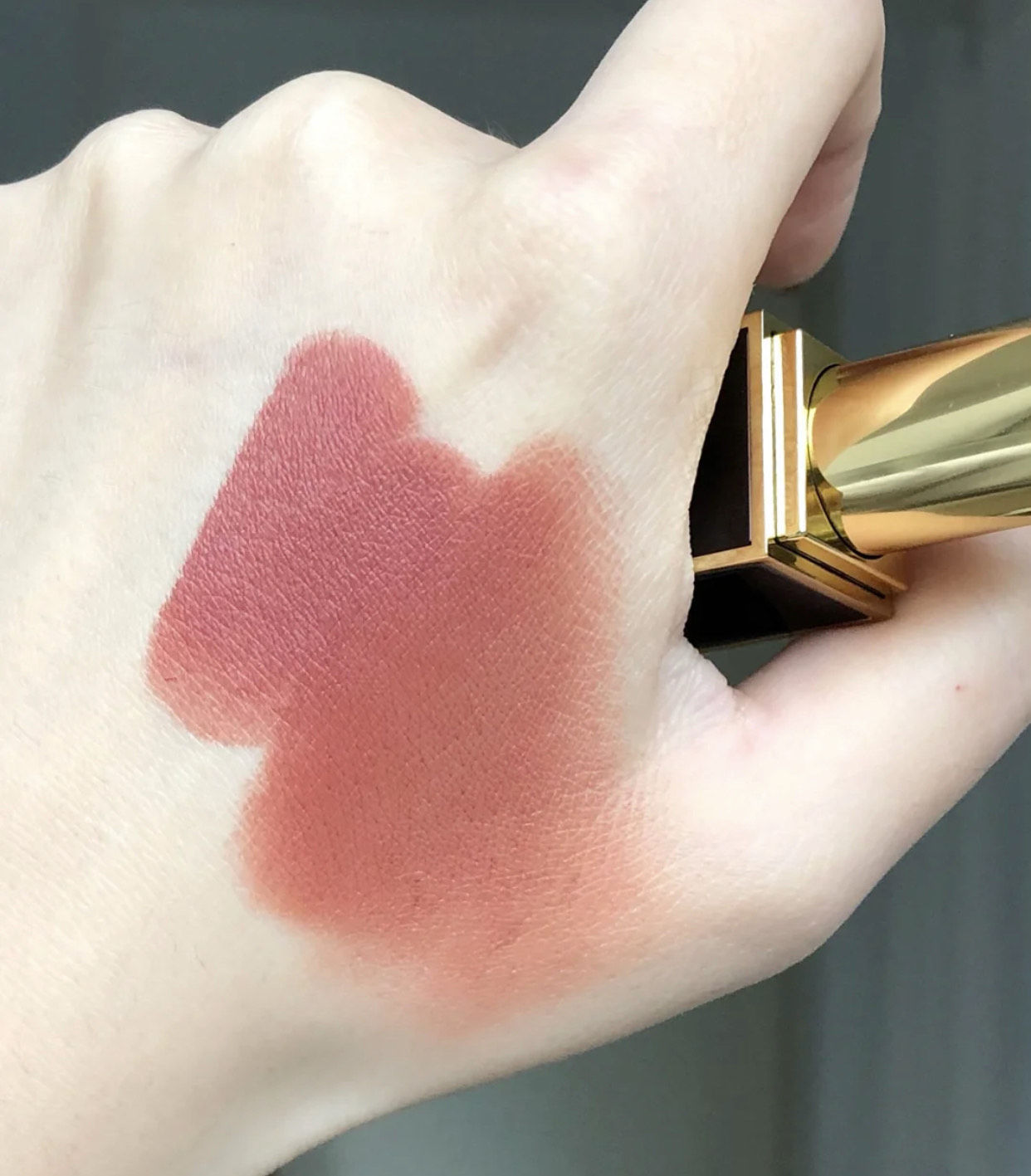 f10 四支大牌口红,30岁以下的女生,几乎都知道,个个都是经典