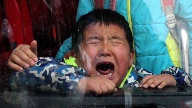 妈妈|孩子被揍后如果有这种表现,那就是在“求救”了,父母抓紧停手