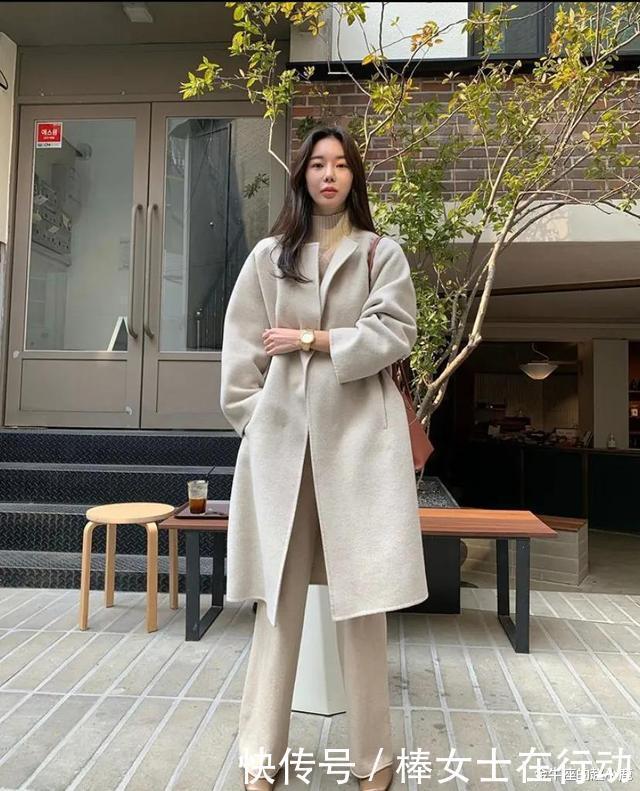 高级|秋冬季,毛衣就买这3个高级色,显白还减龄,穿几年都不过时