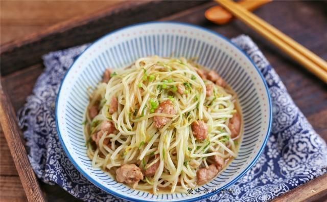 60岁的婆婆亲自下厨,4菜1汤在朋友圈火了,网友姜还是老的辣