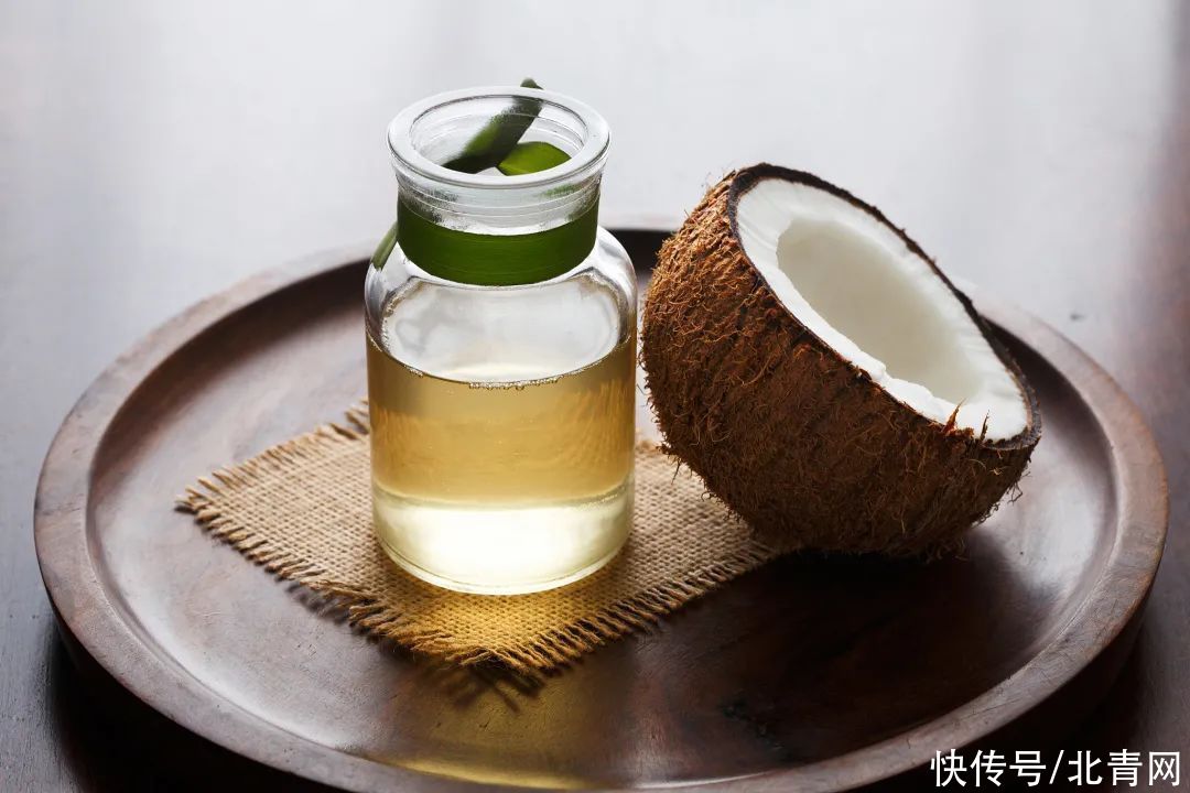 椰子油|蛋白质含量媲美牛奶,钾含量比香蕉更高!这种夏日“王牌”水果,你今年吃了吗?