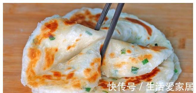 平底锅|正宗葱花饼教程，全程秘诀小技巧，保证酥软又多层，放凉也不硬！