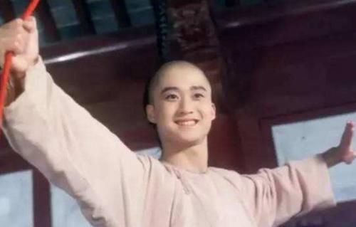 拍戏|谢楠曝初中就觉得吴京长得很帅，以为是开玩笑，看到他第一次拍戏被惊艳到了