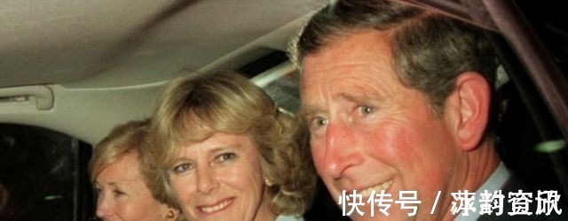 查尔斯 卡米拉的蛇形项链20年前做情人时查尔斯送的,蛇蝎气质一目了然