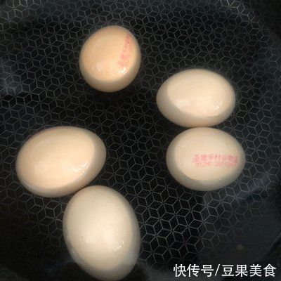 好吃|回味无穷的巨好吃的酱鸡蛋来拯救你的胃
