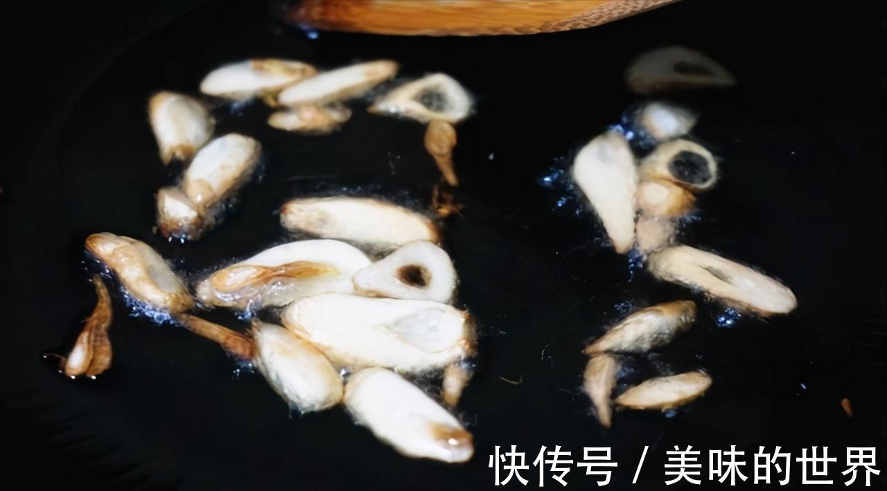 蒜瓣|懒人版的葱油拌面,葱香味十足,吃一口就停不下了