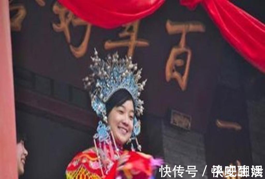 男同胞$才女上联征婚：轻轻亲亲卿卿，当时无人能对，如今却被一网友对出