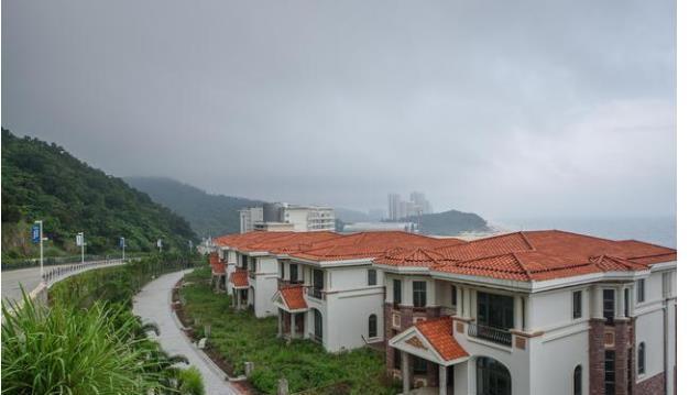 高层|为何很多有钱人从别墅搬到高层？过来人：4大硬伤，住得窝火