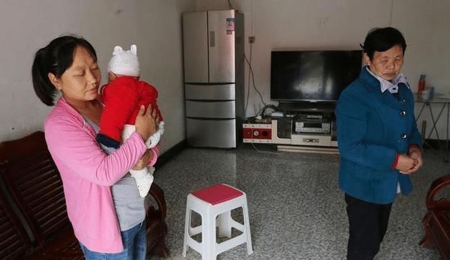 徐虹|“女儿你出去坐月子吧,你弟要回家”“妈,不,阿姨这是我的房”