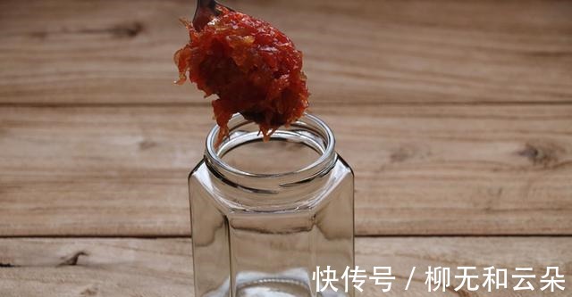 秋季干燥,要常吃这食材,4块一斤营养高,剥好皮再熬一熬好香呀!
