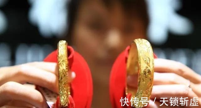 贵金属$佩戴黄金首饰的四个禁忌,四个清洁方法,你一定得知道!