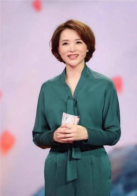 超短发 50岁女人别被这4款“大妈发型”迷惑，自以为时髦，其实很土气