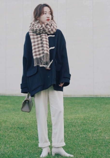 时髦 小个子女生穿大衣掌握这4点精髓,显高显瘦又时髦,美得高级