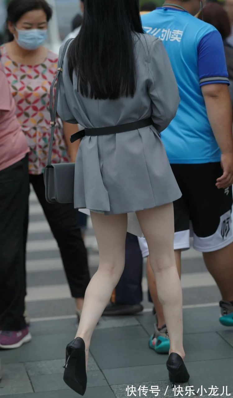 西装 美女用西装搭配出来的时尚气质,别有一番美感