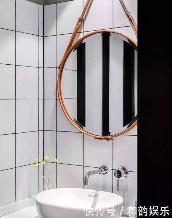 新房|同事家100㎡新房，头次见冰箱放玄关，灰白色调怎么看都不一样