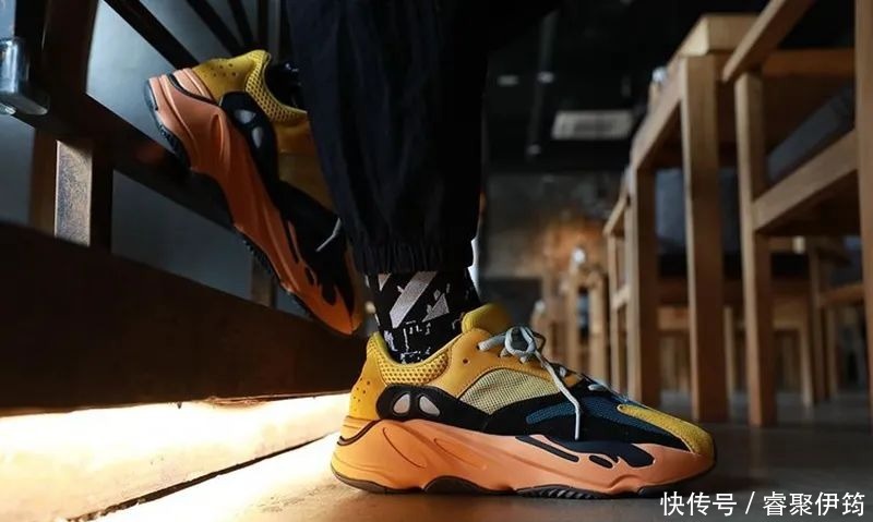 上脚效果超吸睛！“太阳”Yeezy 700 就要来了！