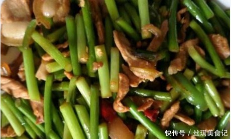  蒜苔|蒜苔炒肉，最忌直接下锅炒，牢记这1步，蒜苔翠绿，肉质鲜嫩