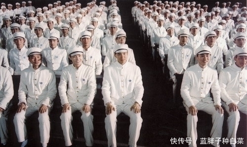 万户侯#这首毛主席诗词,凭啥成为高中语文第一课?