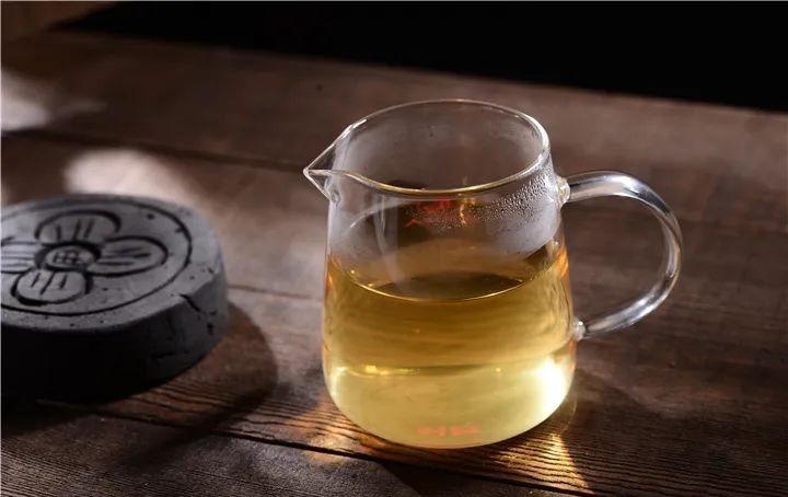 汤水|香气高的茶和汤水厚的茶,谁更值得存?