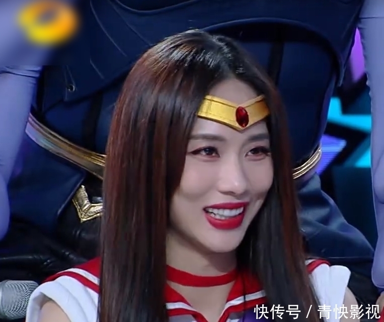 金晨王霏霏《快本》比美,同露侧脸,这是爱豆和演员的颜值差距?