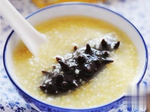 煮小米粥时,直接煮是大错特错的,少了这1步,不出油营养也不高