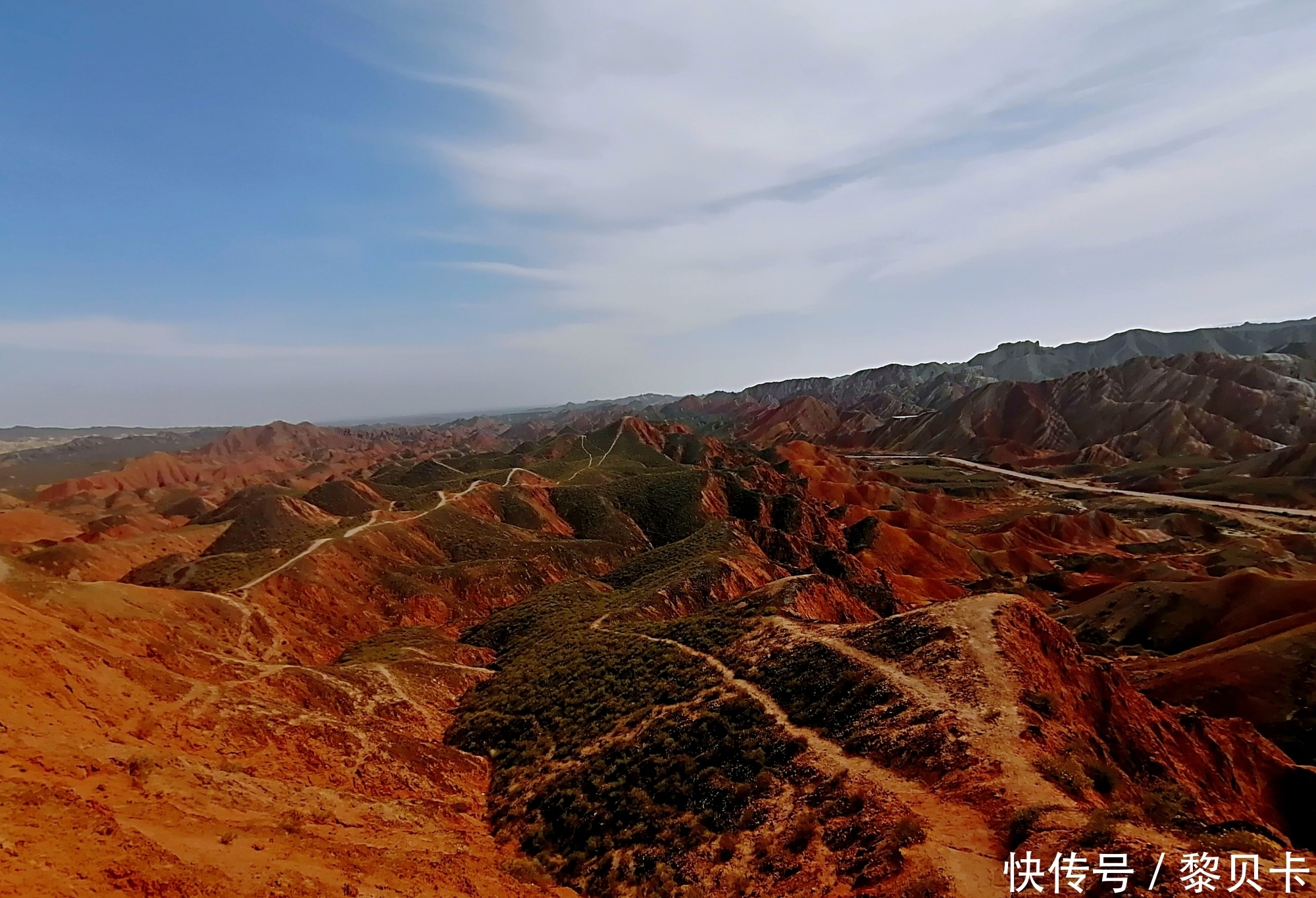 你观赏过七彩丹霞地貌吗？涓涓隽语七律诗和图片带你睹其风采