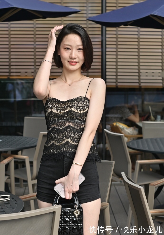 吊带|吊带蕾丝搭配时尚短裤,时尚又好看,轻松解决穿搭问题!