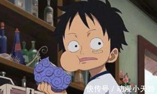 老沙|海贼王：路飞为什么偏偏吃了橡胶果实？其实果实价值2个四皇！