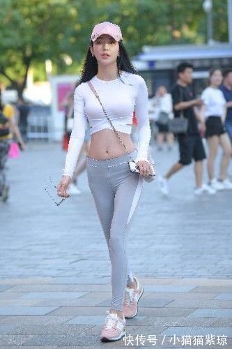 正装裤 胯宽的瑜伽裤美女,打破单调和刻板,展现气质!