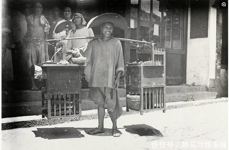 罕见|晚清罕见老照片:官员跪拜英军、光绪皇帝的灵柩、溥仪被赶出皇宫