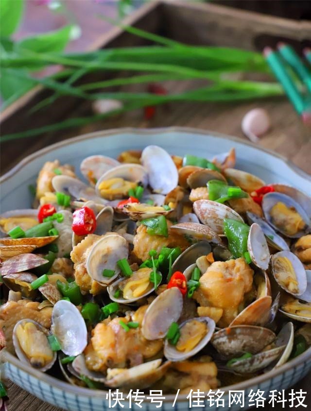 入秋后,这小海鲜最肥美,教你特色做法,鲜嫩入味,下酒又下饭
