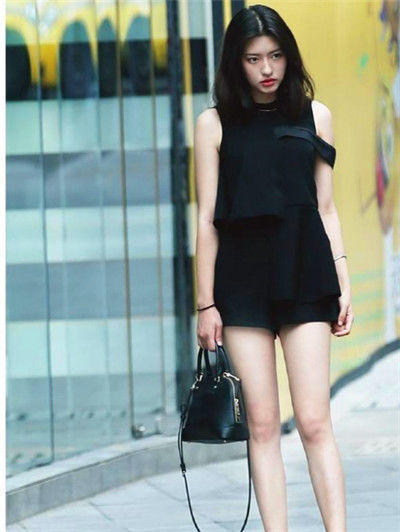 街拍:大衣搭配腰带,提高腰线,穿出完美比例