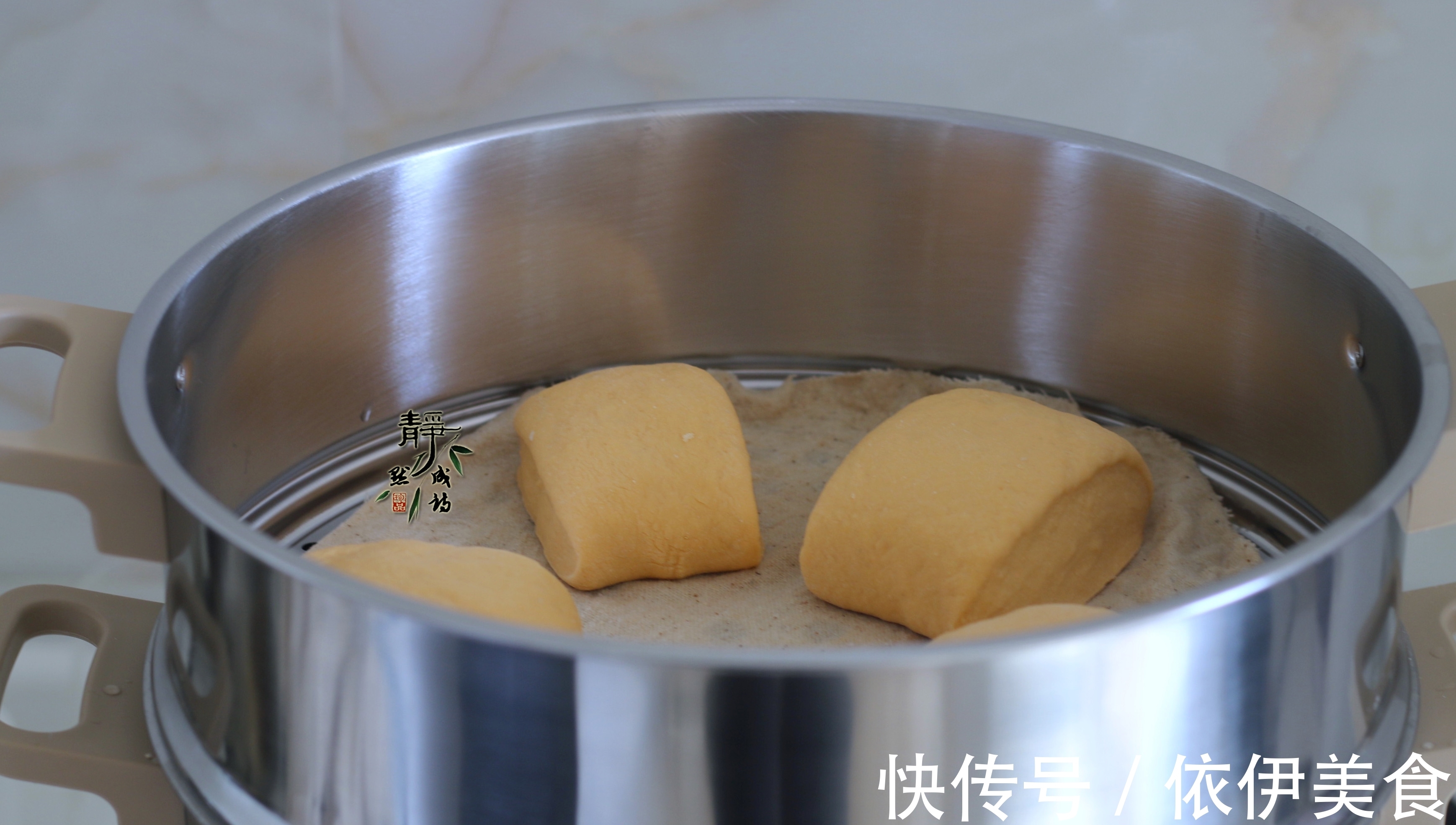 胡萝卜汁|睡前蒸锅此种馒头,第二天早餐主食就有了,好吃还明目,孩子喜欢
