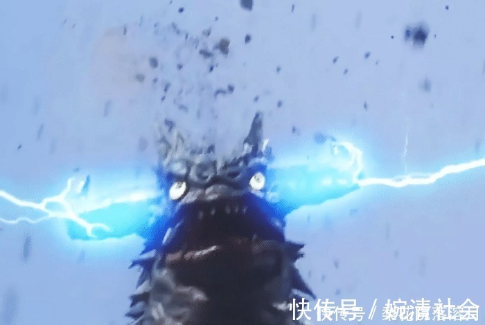 初代|百慕拉进化史,变好看我忍,长出大角我也忍,变成奥特曼是咋回事