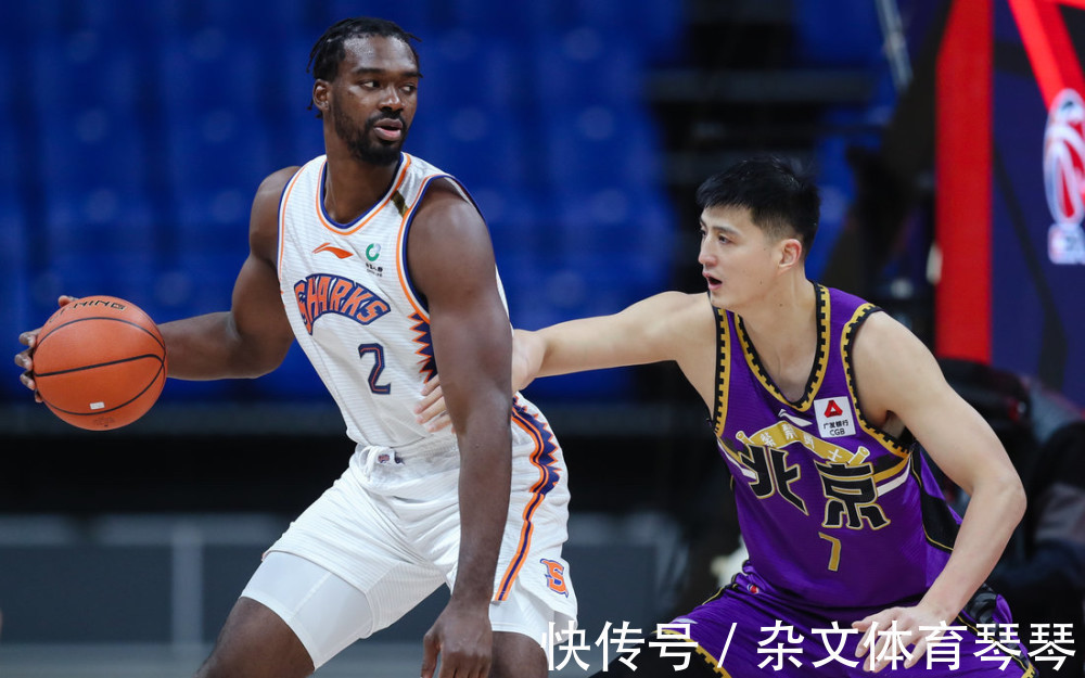 变阵|开局13-0,上海三巨头41+6爆发,王哲林8分被弃用,李春江变阵成功
