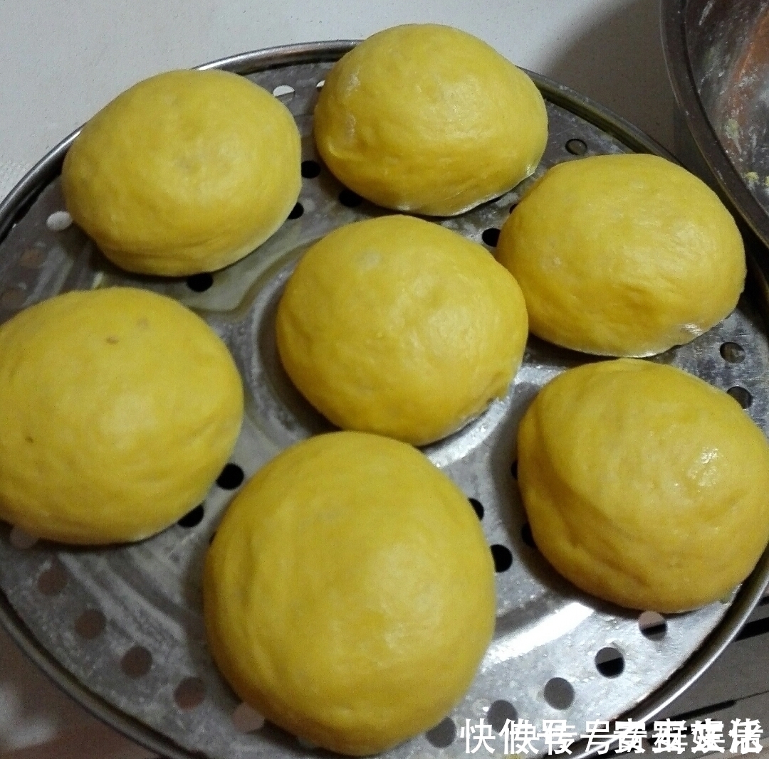 想把馒头做出暄软拉丝的效果,只需要这几步,比面包还好吃