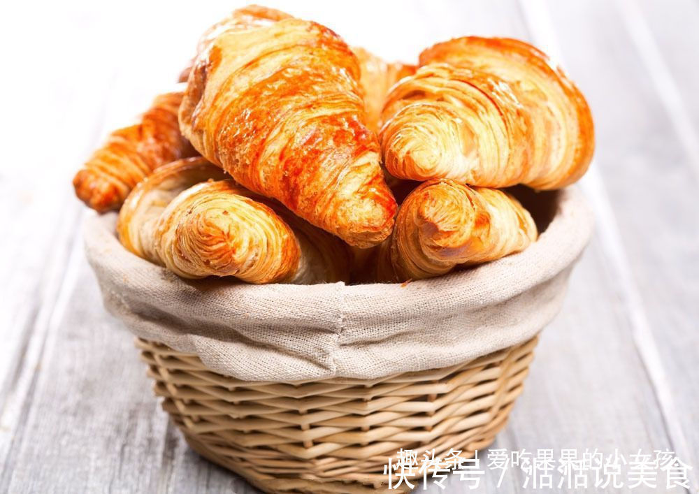 吃西餐时，店员会先上一筐面包，不懂吃会让你“丢人”，涨知识了