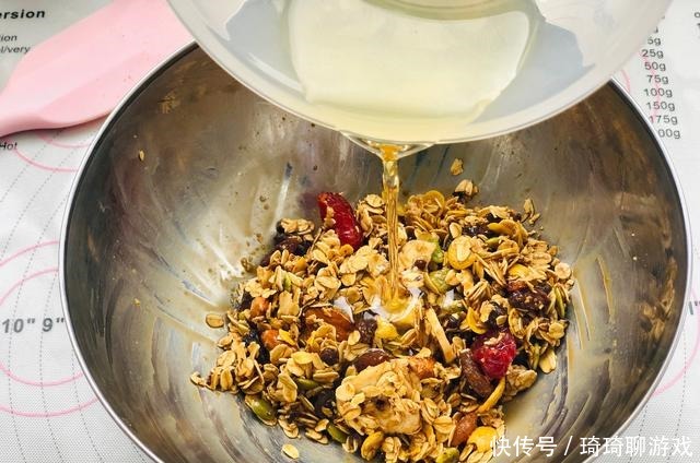 燕麦也能做饼干教你做红糖燕麦饼干,嘎嘣脆像酥糖