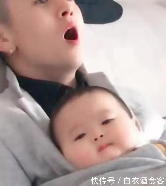 又一名“奶爸”要火了,在婴儿转头的一瞬间,网友:是亲爸