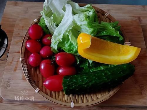 媚娘|50岁阿姨的低脂晚餐,满满一盘吃得满足还不长胖,网友说真会吃