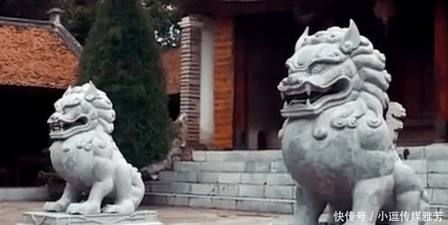 扶南王范|古代人们在府门前为何要摆放石狮镇宅，而不用石老虎呢？