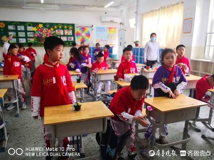 同学们|过节啦！济南一小学欢乐学剪纸、做面塑，共度美好六一