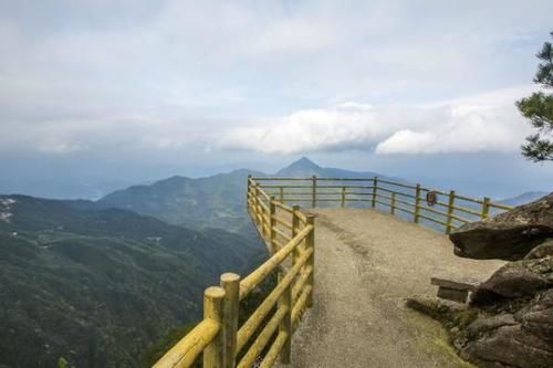 不住|江西“黑马”景区，门票95人气不输三清山，被称江西“人间仙境”