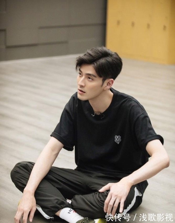 《披哥》成团夜，李株衔无缘台前，徒留两处遗憾一处落寞