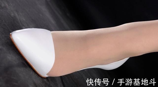 充满活力 细跟高跟鞋陪伴女生走过了青春和成熟,充满活力和自信!