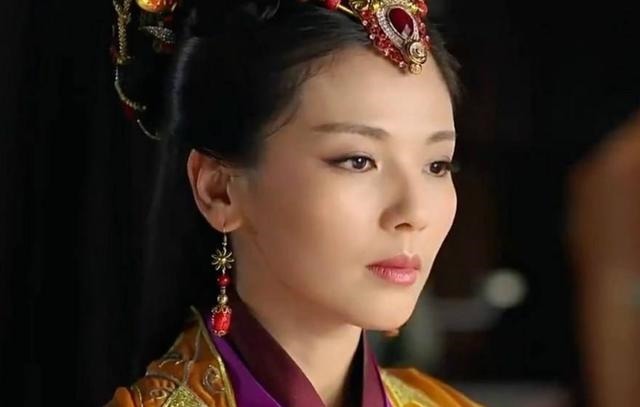 人真|皇帝选谁侍寝全看心情,后宫嫔妃如何争宠,争宠绝招让人面红耳赤