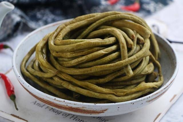 酸豆角|酸豆角别再买了，自己在家做又酸又香，干净又卫生，7天就能吃！
