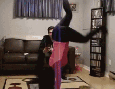 天气|妹子,天气变暖了,穿它出门要注意防晒了,不然会尴尬!