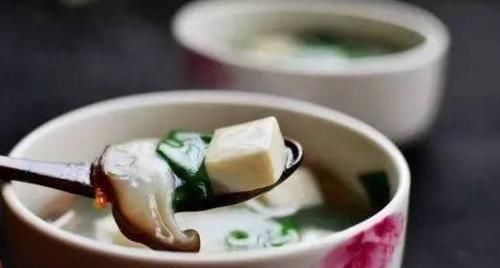 血脂|豆腐和它天生一对,一周吃一次,血脂血压都降下来了,医生都说好