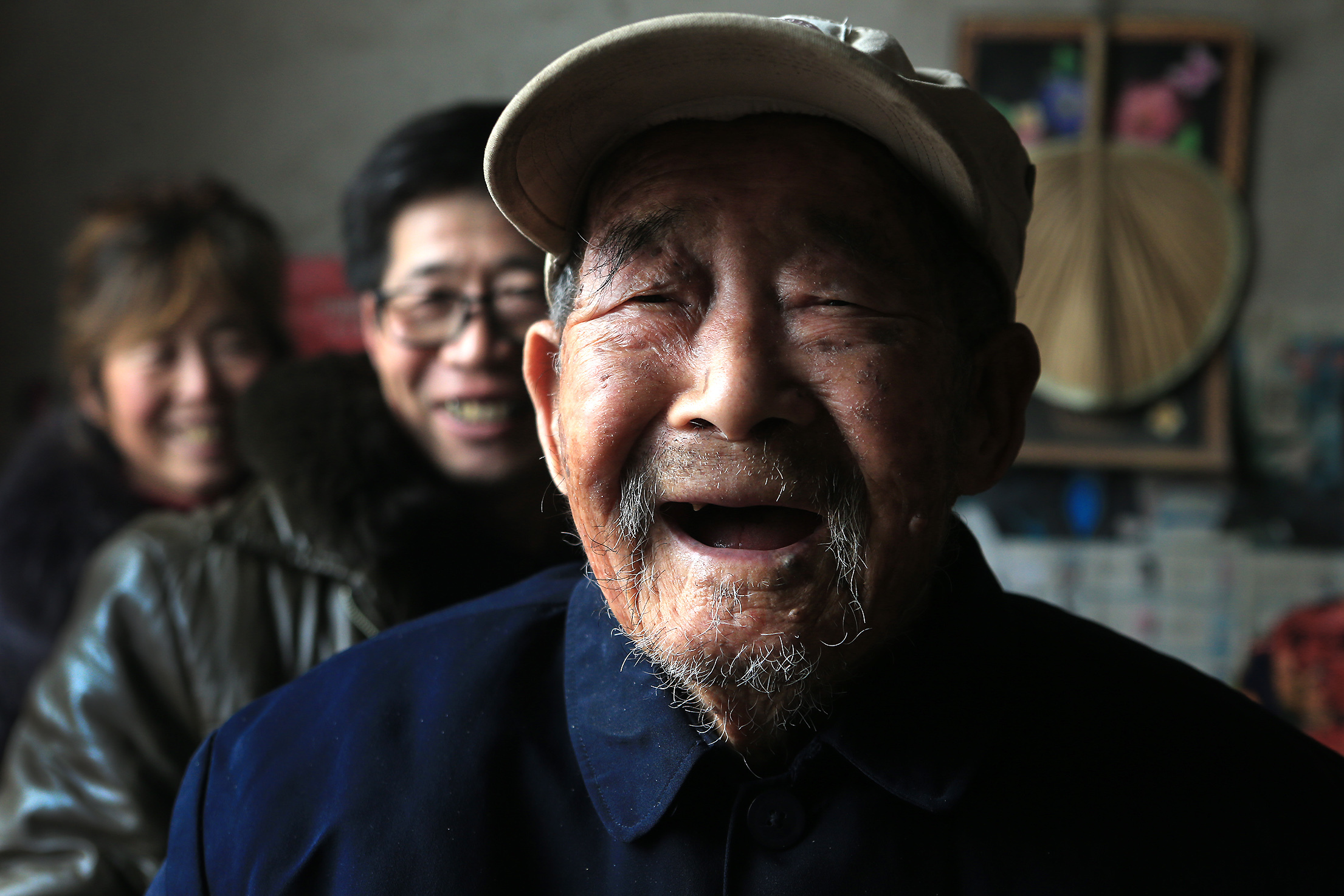 113岁农村老汉每天吃肉、喝酒、赶集,生活习惯让养生专家汗颜